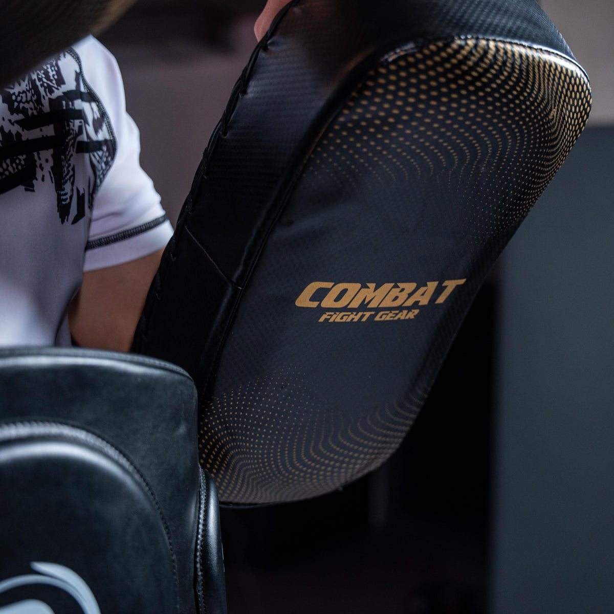 Combat Fight Gear Elite MUY Thai Focus Pad Carbon- Black /Gold